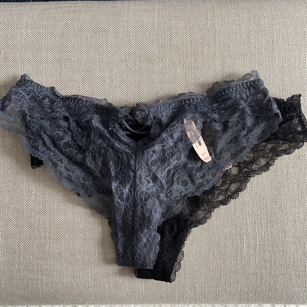 New Victoria’s Secret 2x lace cheekini panties M